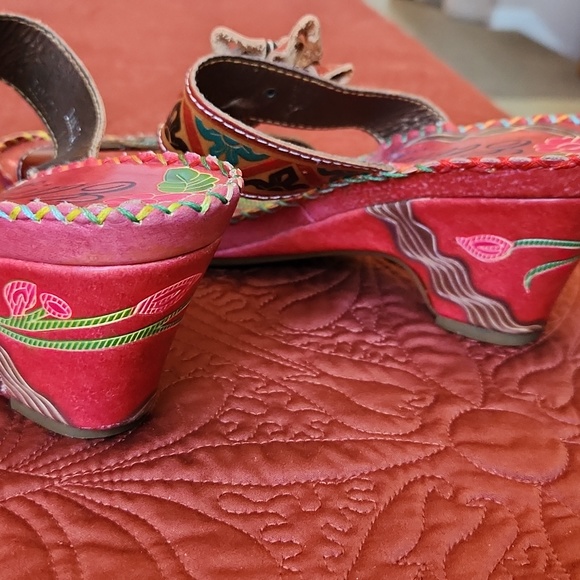 Sandals - Picture 6 of 6